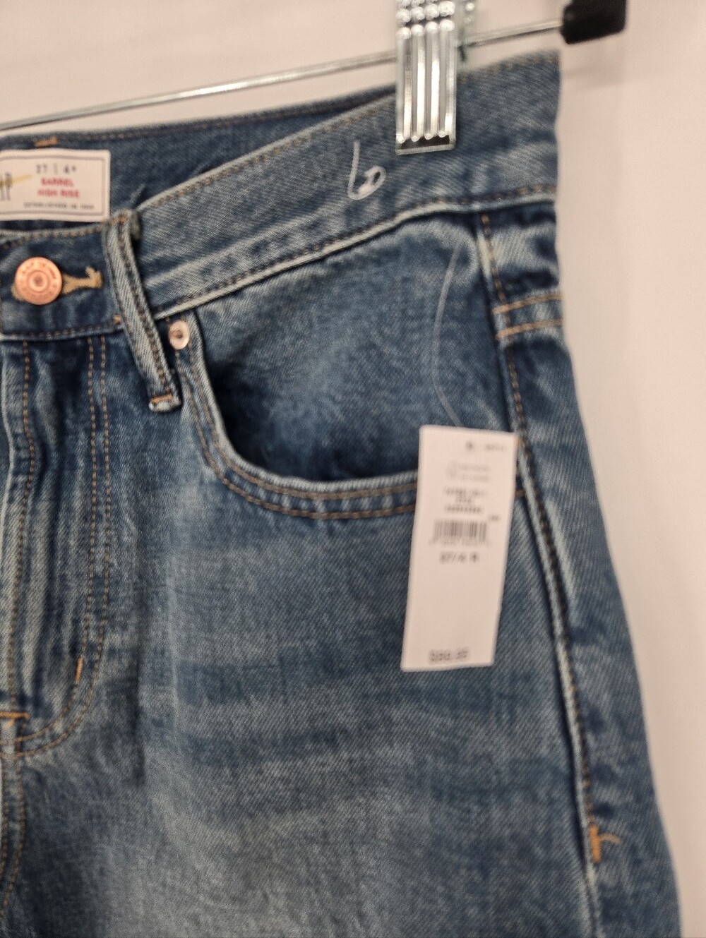 NWT Gap High Rise Cuffed Barrel Jeans Medium Wash - Picture 8 of 12